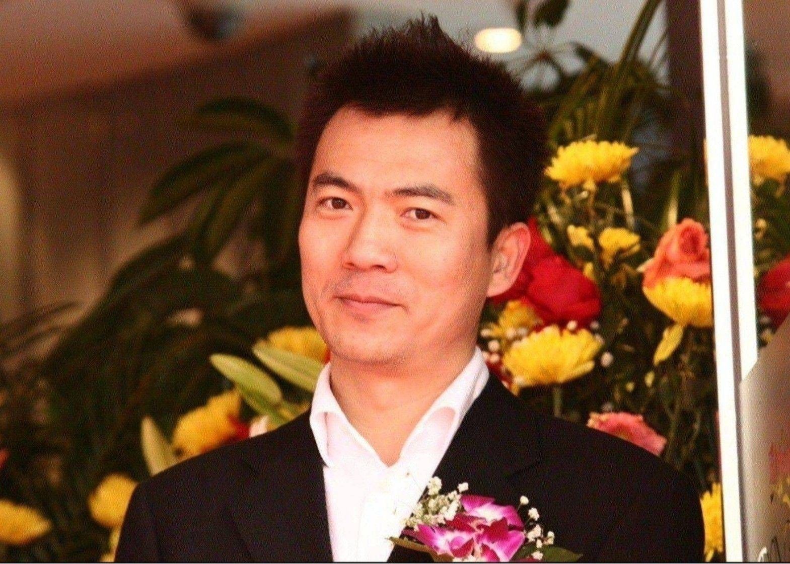 星空体育娱乐平台-黄健翔：90分钟准时吹完场哨是不对的，想听大家看法欢迎站队