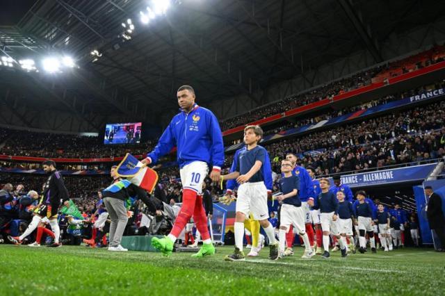 星空体育娱乐平台-姆巴佩如何融入巴黎锋群，德尚能否复制恩里克？