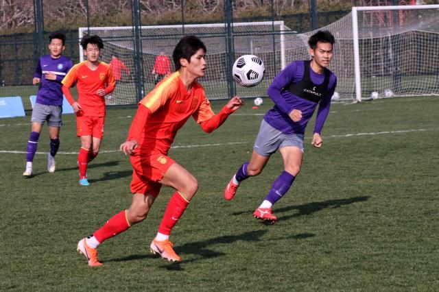 星空体育-4跳级生马不停蹄驰援U23国足 刘祝润为集训未回家