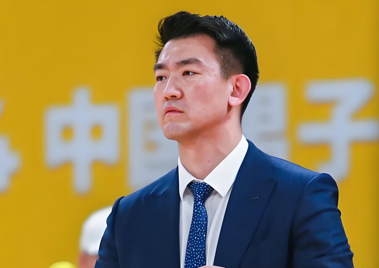 星空体育中国官网-赢上海8分！CBA记者大赞广厦队1人：配得上王博亲自给他递水